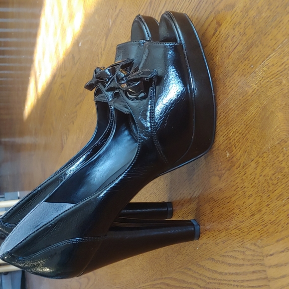 New Nine West Patent Faux-Leather Peep-toe Heels - Picture 3 of 7